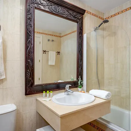 View By Lica Homes דירה מארבלה